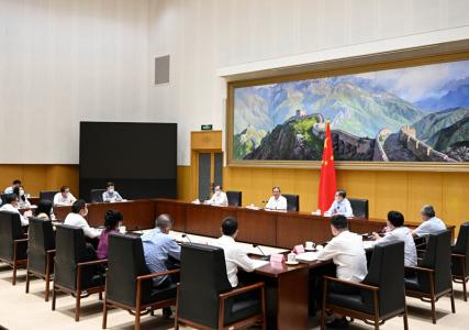 【新闻】李强主持召开平台企业座谈会